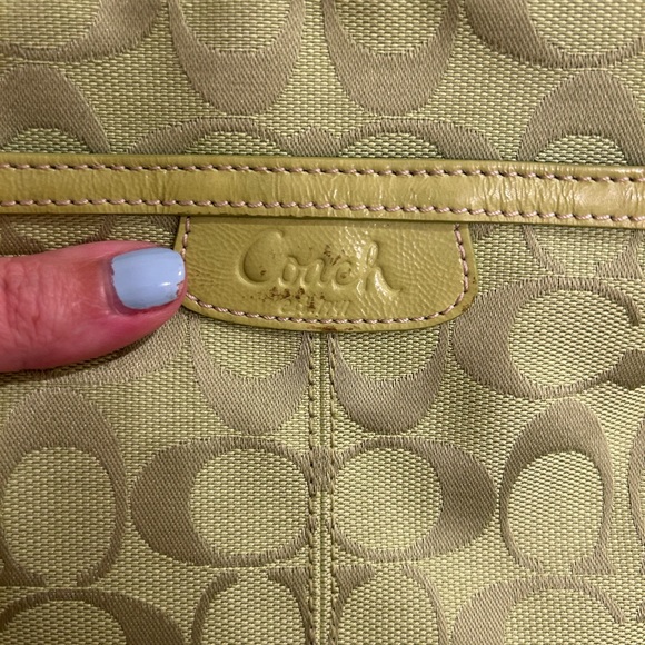 Coach citrus crossbody - Picture 3 of 3